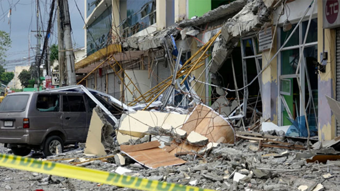 Filipinler Açıklarında 7.4 Büyüklüğünde Deprem