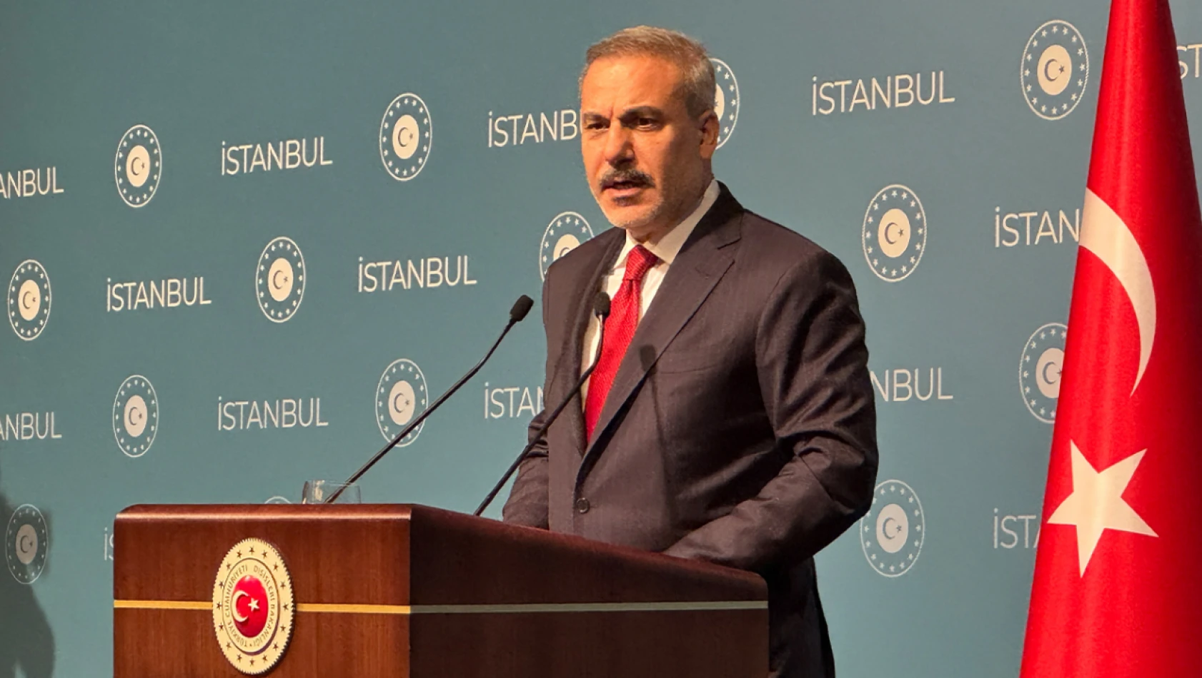 Bakan Fidan: 'Barış için elimizi taşın altına koymaya hazırız'