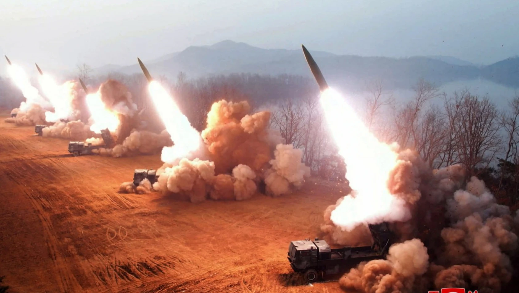 Kuzey Kore'nin hipersonik savaş başlığı taşıyan yeni balistik füzesi başarıyla denendi