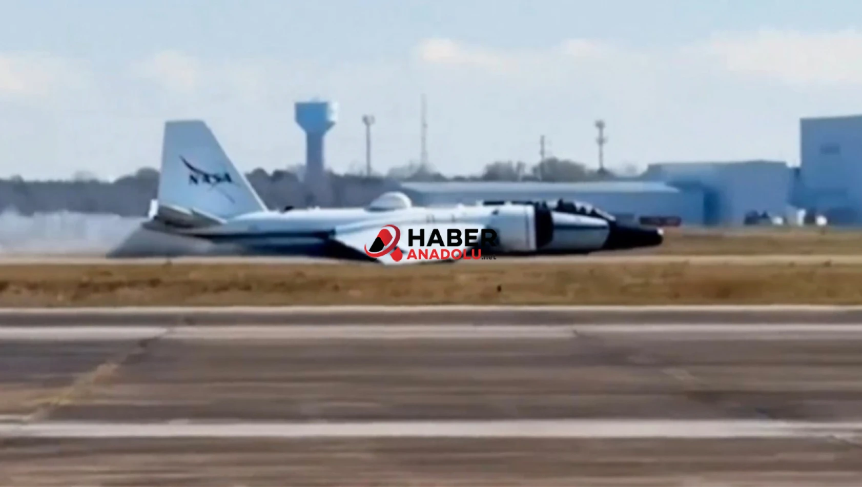 NASA Uçağından Tehlikeli İniş