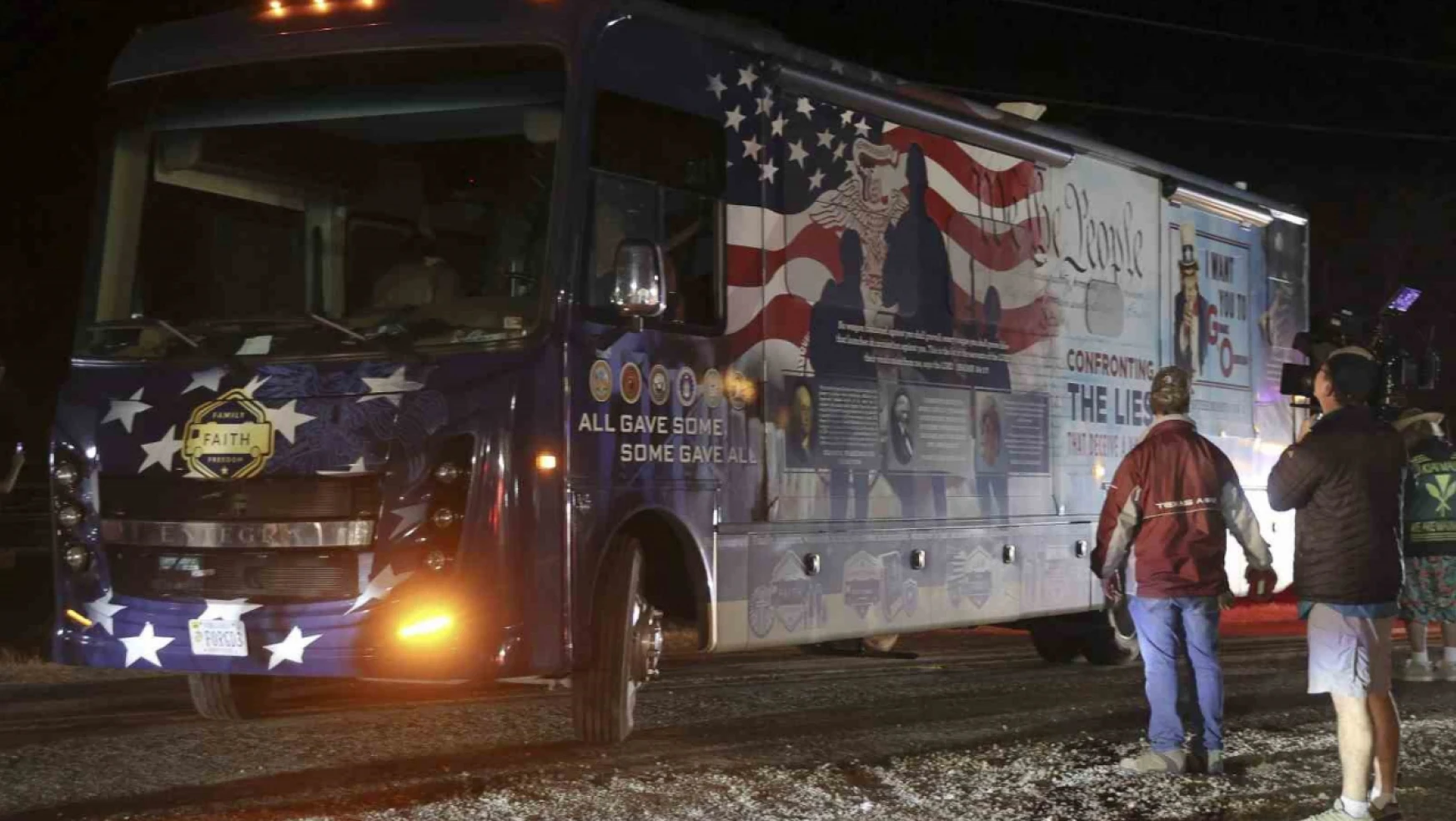 ABD'de yüzlerce tır ve kamyonun oluşturduğu konvoy Teksas-Meksika sınırında