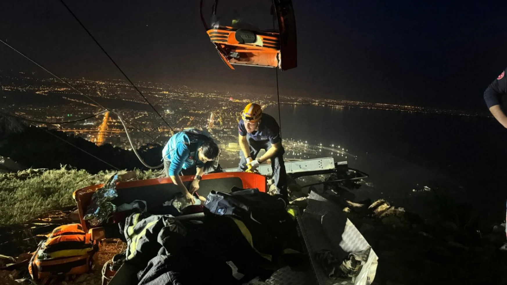 Antalya'daki teleferik kazasında 18 kişi tahliye edildi