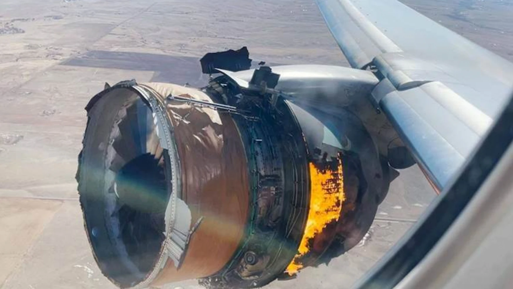 Atlas Air'e ait kargo uçağı havada alev aldı, acil iniş yaptı
