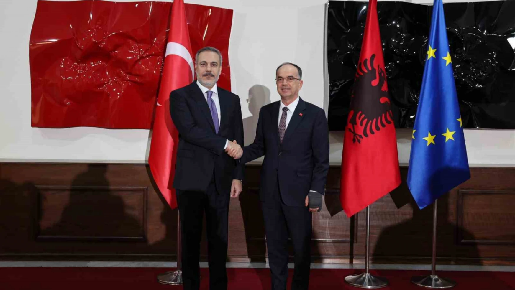 Bakan Fidan, Arnavutluk Cumhurbaşkanı Begaj ile görüştü