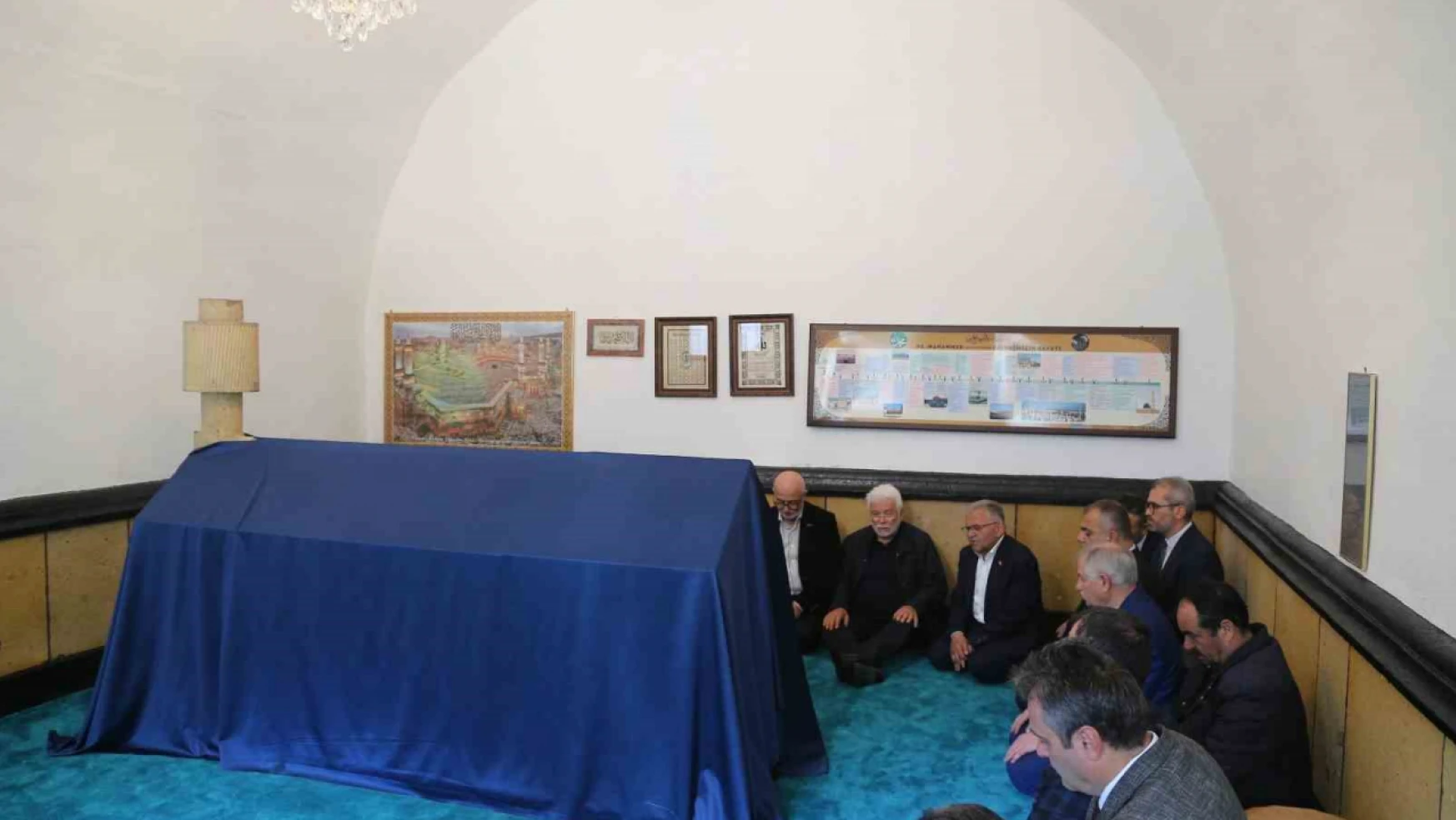 Başkan Büyükkılıç, Melik Mehmet Gazi Türbesi'ni ziyaret etti