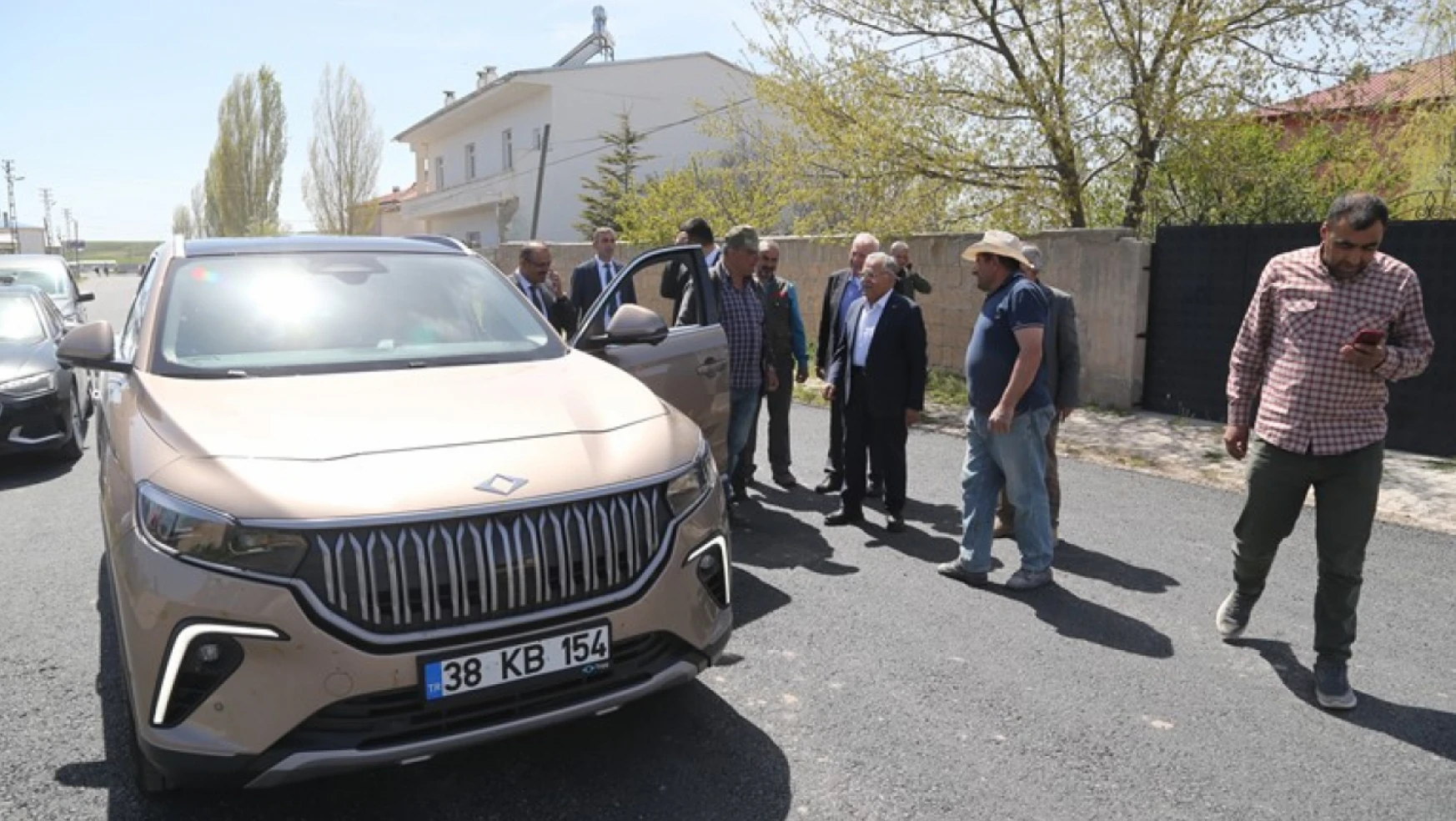 Başkan Büyükkılıç'tan Akmescit'e 7 milyon TL'lik asfalt yatırımı