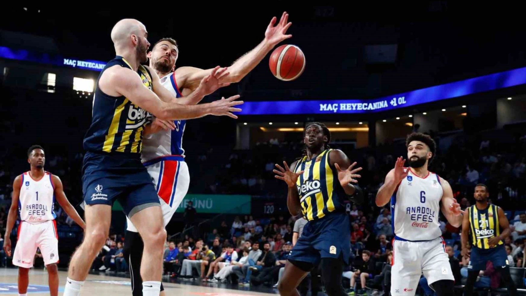 Basketbol Süper Ligi: A. Efes: 96 - Fenerbahçe Beko: 91