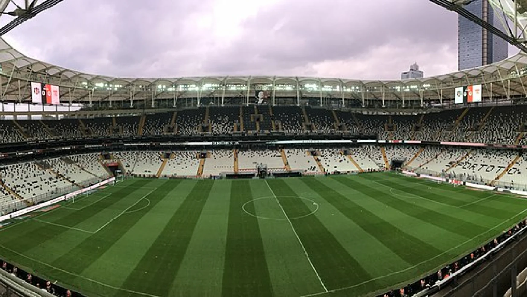Beşiktaş Park Stadyumu'nun Lig Finallerinden birine ev sahipliği yapması için aday olarak bildirildi