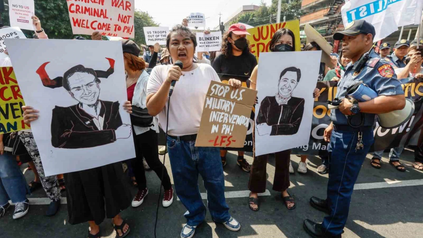 Blinken, Filipinler'de protesto edildi: Filipinler'de protesto edildi