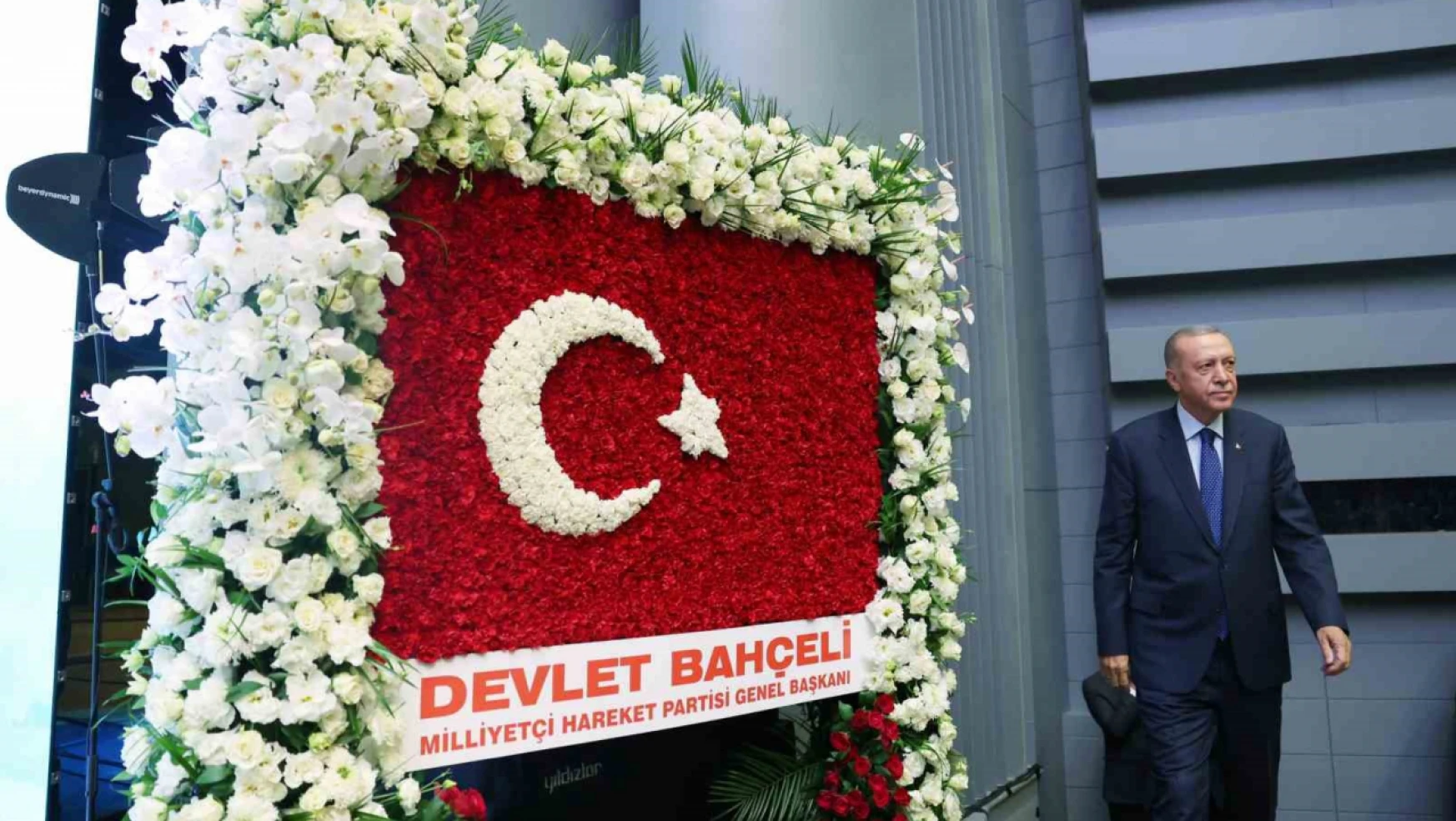 Türkiye'nin siyaset mühendisliği ürünü kurgulardan kurtulup, yerli ve milli eksende siyaset yapan bir muhalefete kavuşması en büyük dileğimizdir