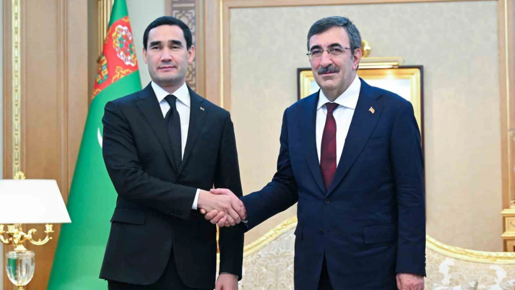 Cumhurbaşkanı Yardımcısı Cevdet Yılmaz, 10. Türkmenistan Türk İhraç Ürünleri Fuarı'nda yaptığı konuşmada, Türk müteahhitlerimiz bugüne kadar Türkmenistan'da 51 milyar dolar değerinde bin 80 proje üstlenmiştir