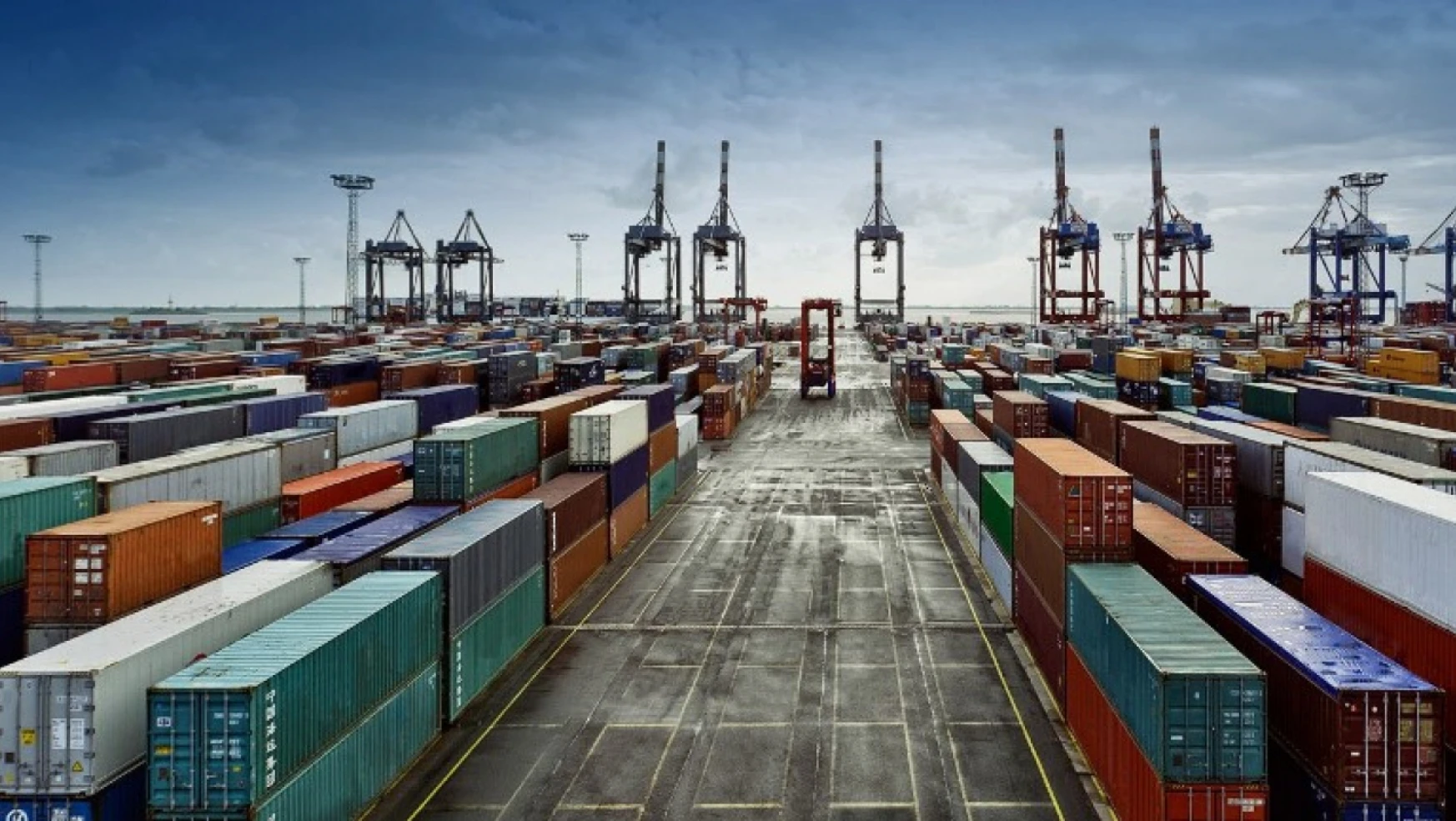 Dış ticaret açığı Aralık ayında yüzde 37,8 azaldı