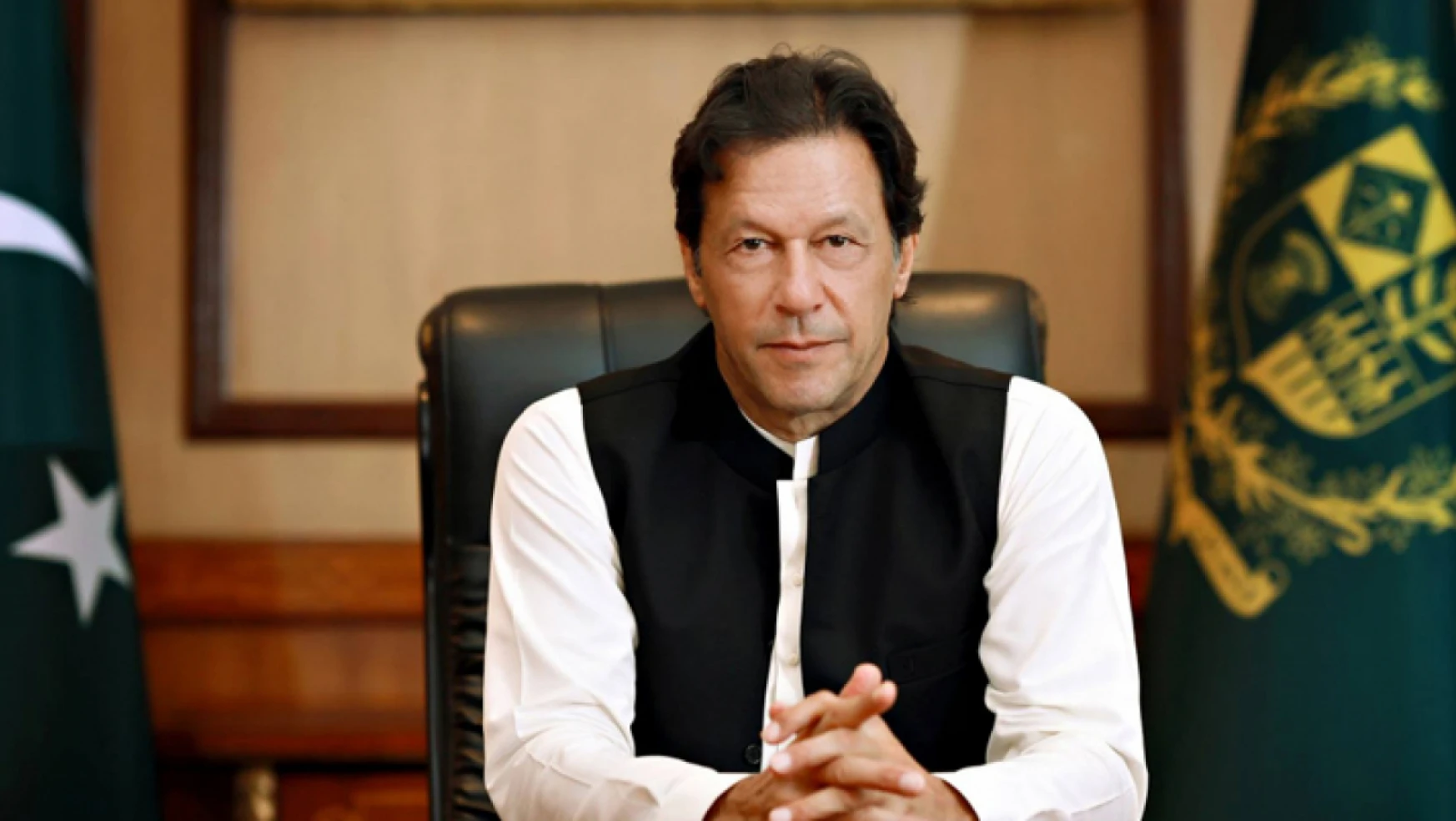 Eski Pakistan Başbakanı Khan mahkeme binasından ayrıldı