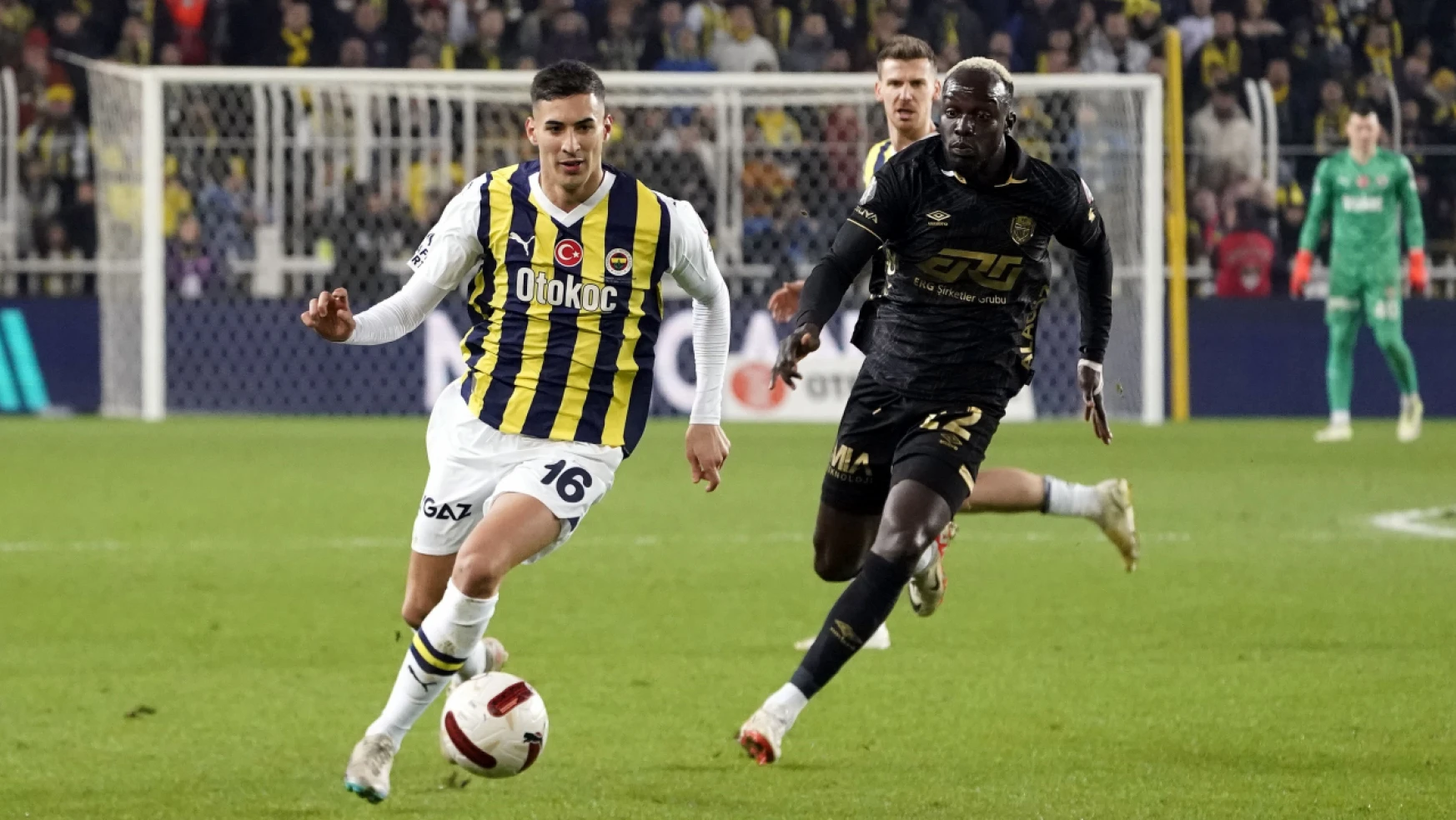 Fenerbahçe, yenilmezlik serisini 12 maça çıkardı