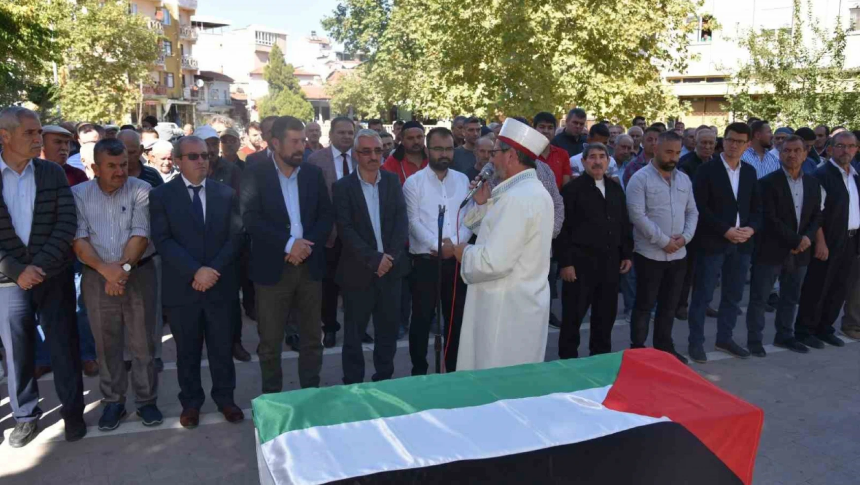 Filistin'de katledilenler için bütün camilerde gıyabi cenaze namazı kılınacak