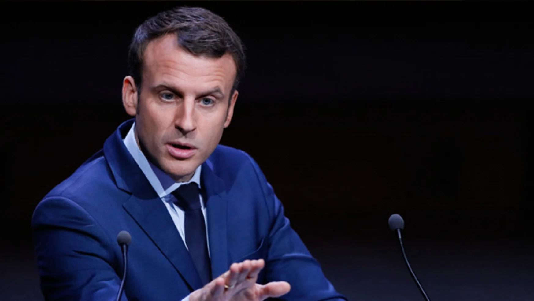 Fransa Kupası finalinde Macron'u protesto etti