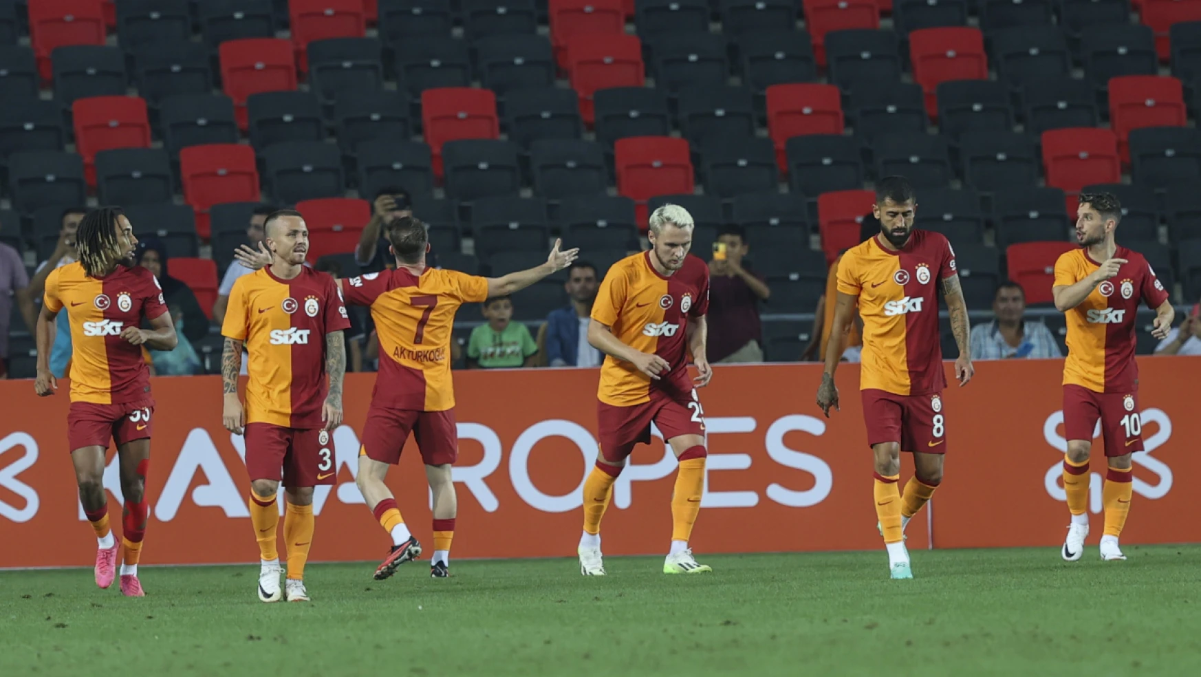 Gaziantep FK: 0 - Galatasaray: 1 (İlk Yarı)