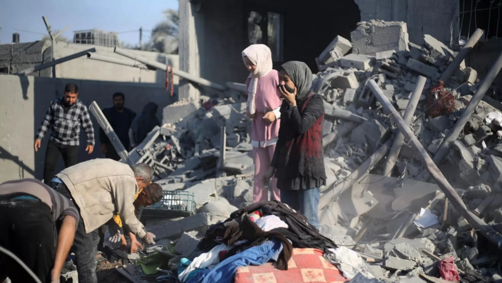 Gazze'de can kaybı 26 bin 422'ye yükseldi
