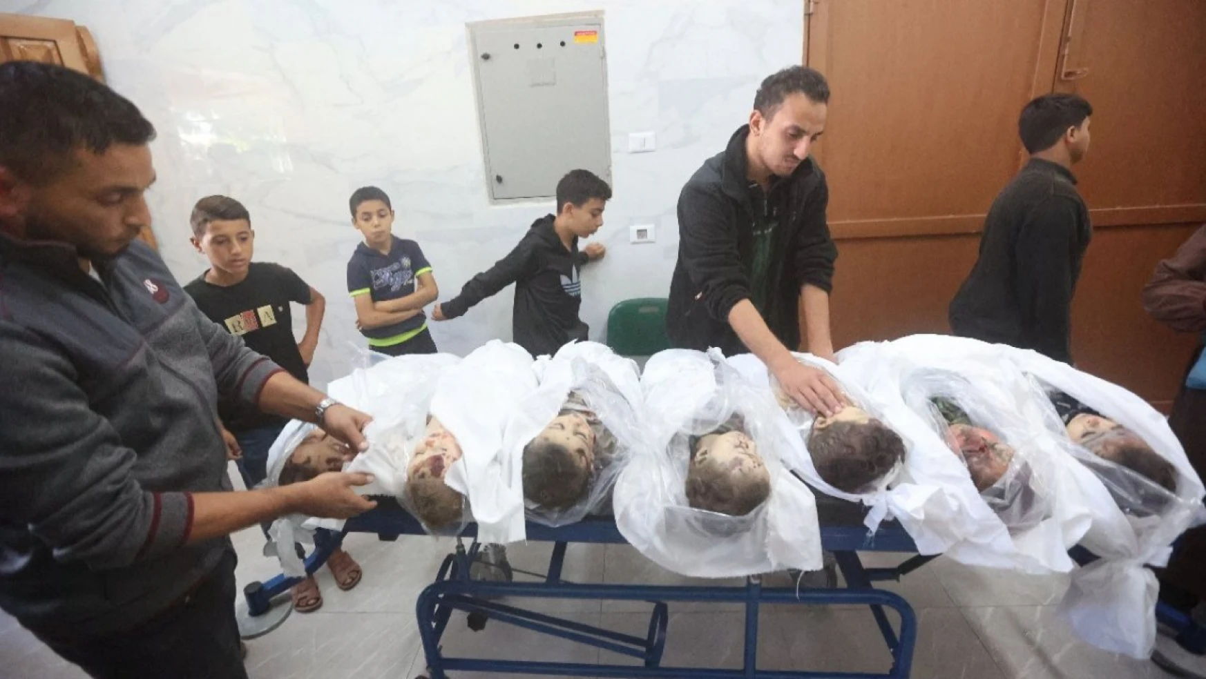 Gazze'de can kaybı 32 bin 142'ye yükseldi