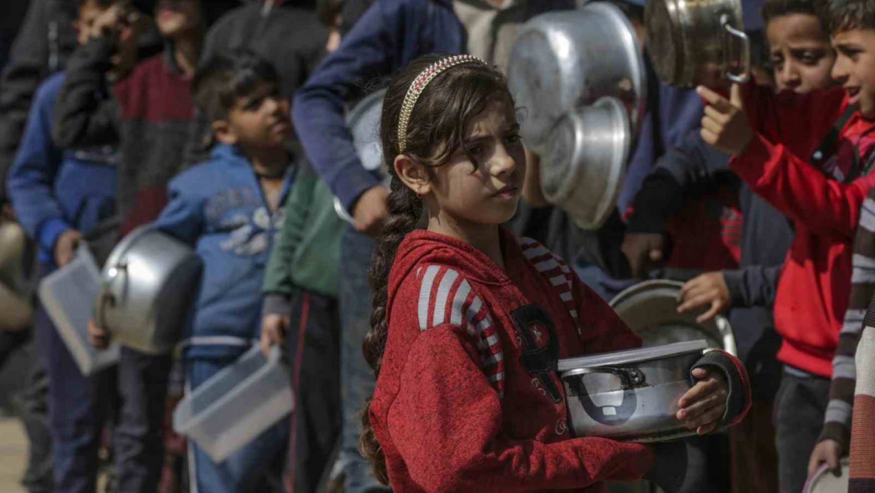 Gazze'de yetersiz beslenme nedeniyle ölen çocukların sayısı 16'ya yükseldi