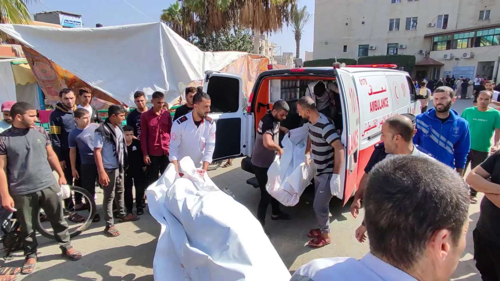 Gazze'deki Nasır Hastanesi, saldırılar ve yakıt yetersizliği nedeniyle kapatıldı
