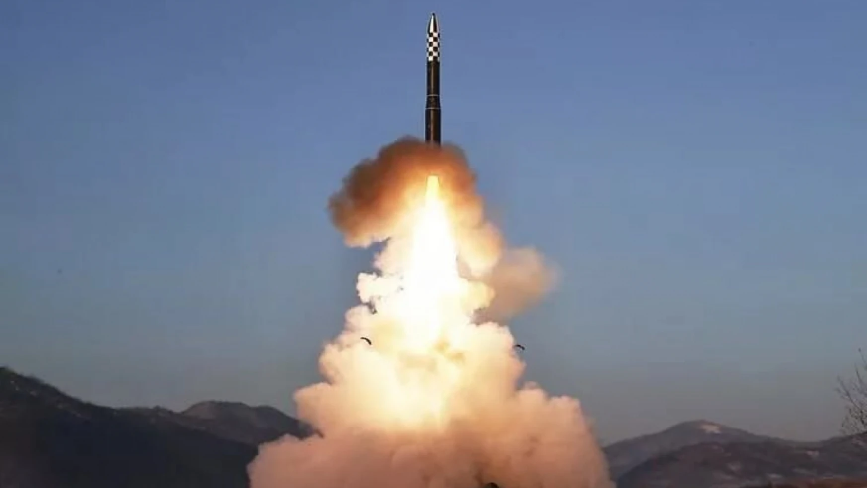 Güney Kore: 'Kuzey Kore, Doğu Denizi'ne balistik füze fırlattı'