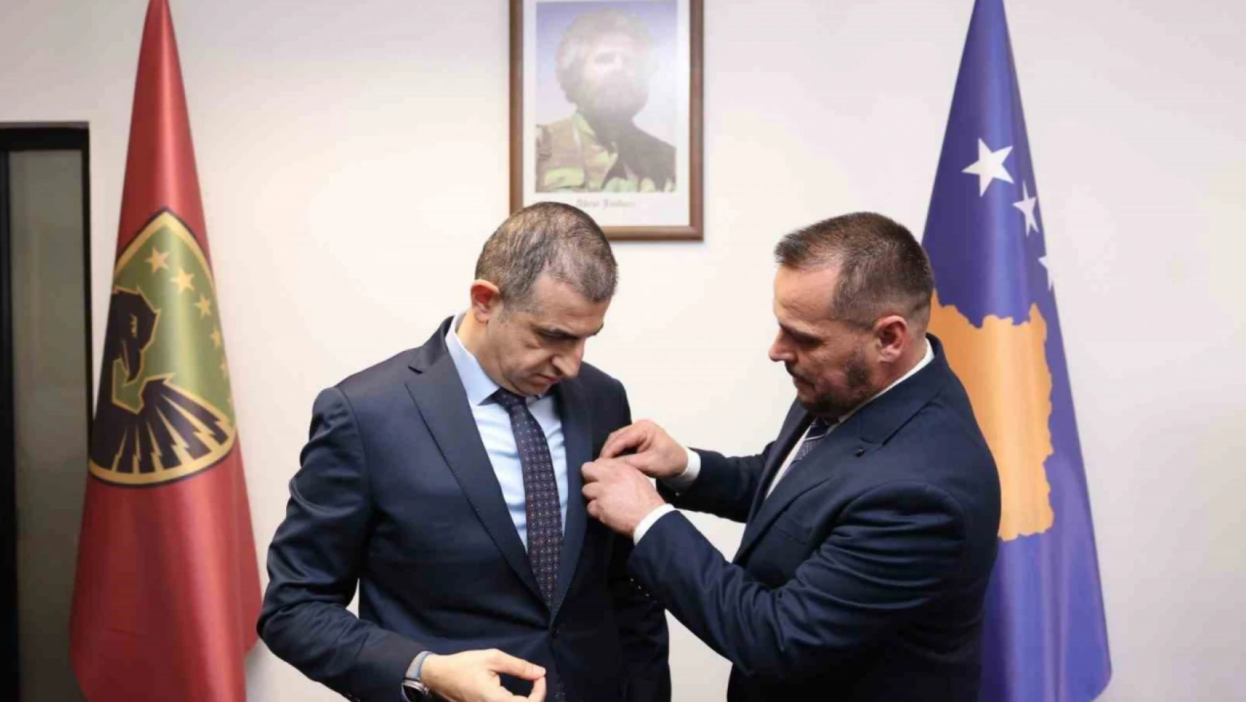 Haluk Bayraktar'a Kosova'da 'Üstün Hizmet' madalyası verildi