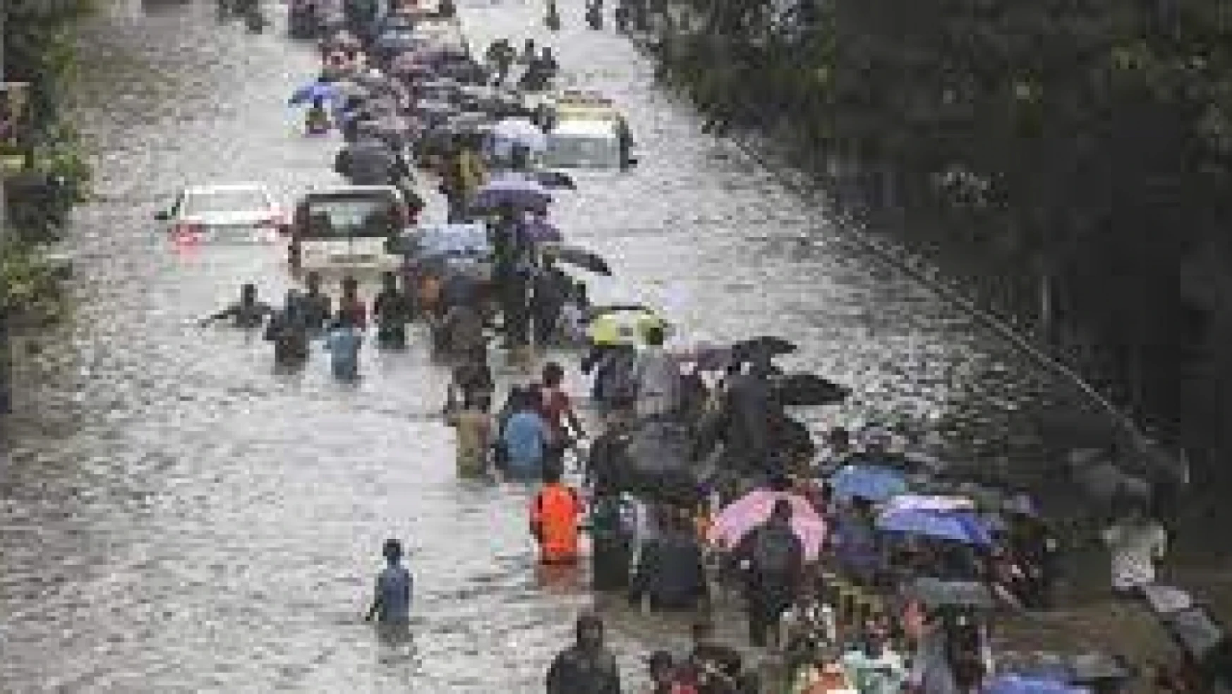 Hindistan'ın güneyinde sel felaketi: 31 ölü