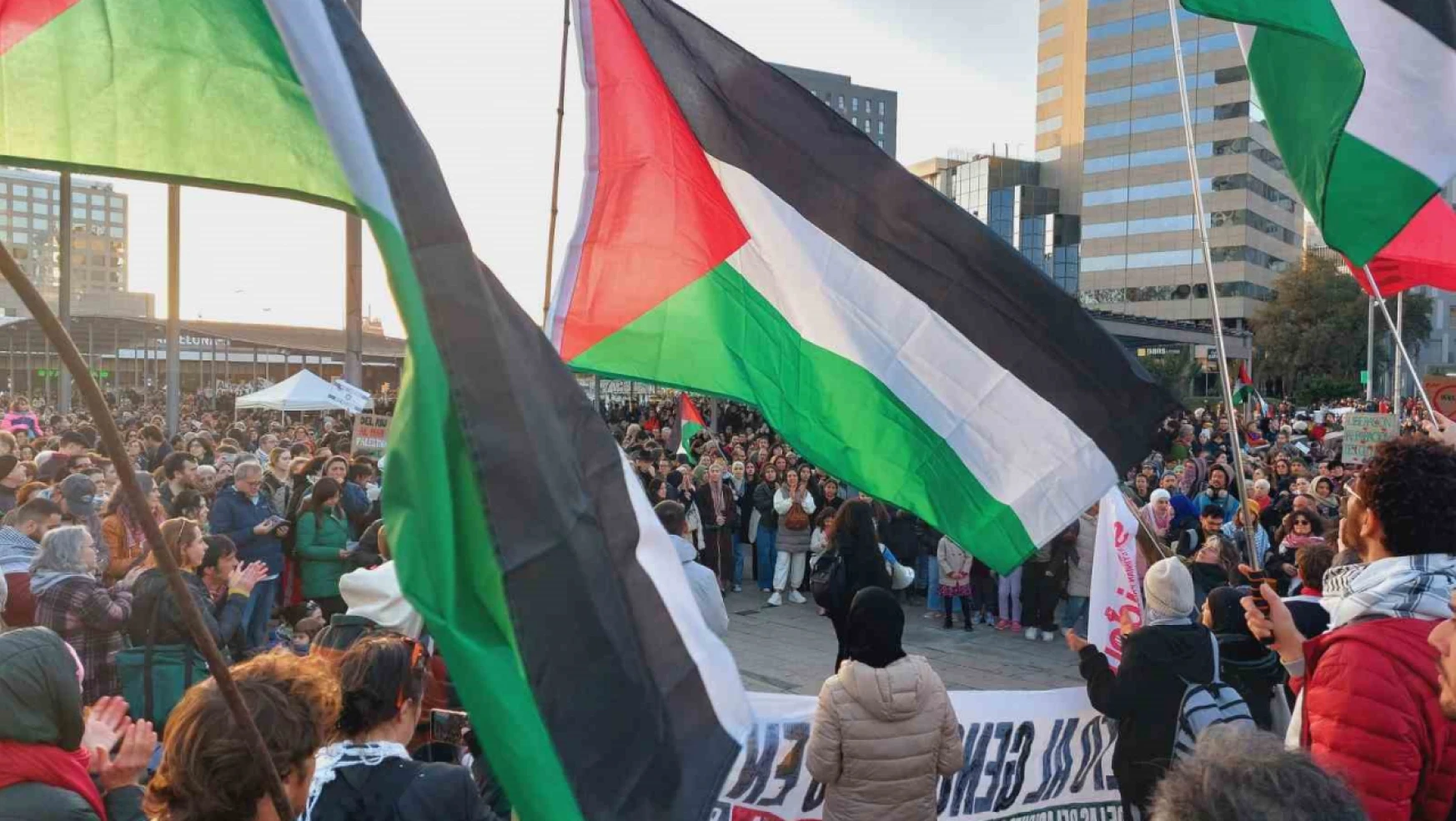 İspanya Filistin'e destek için yürüdü