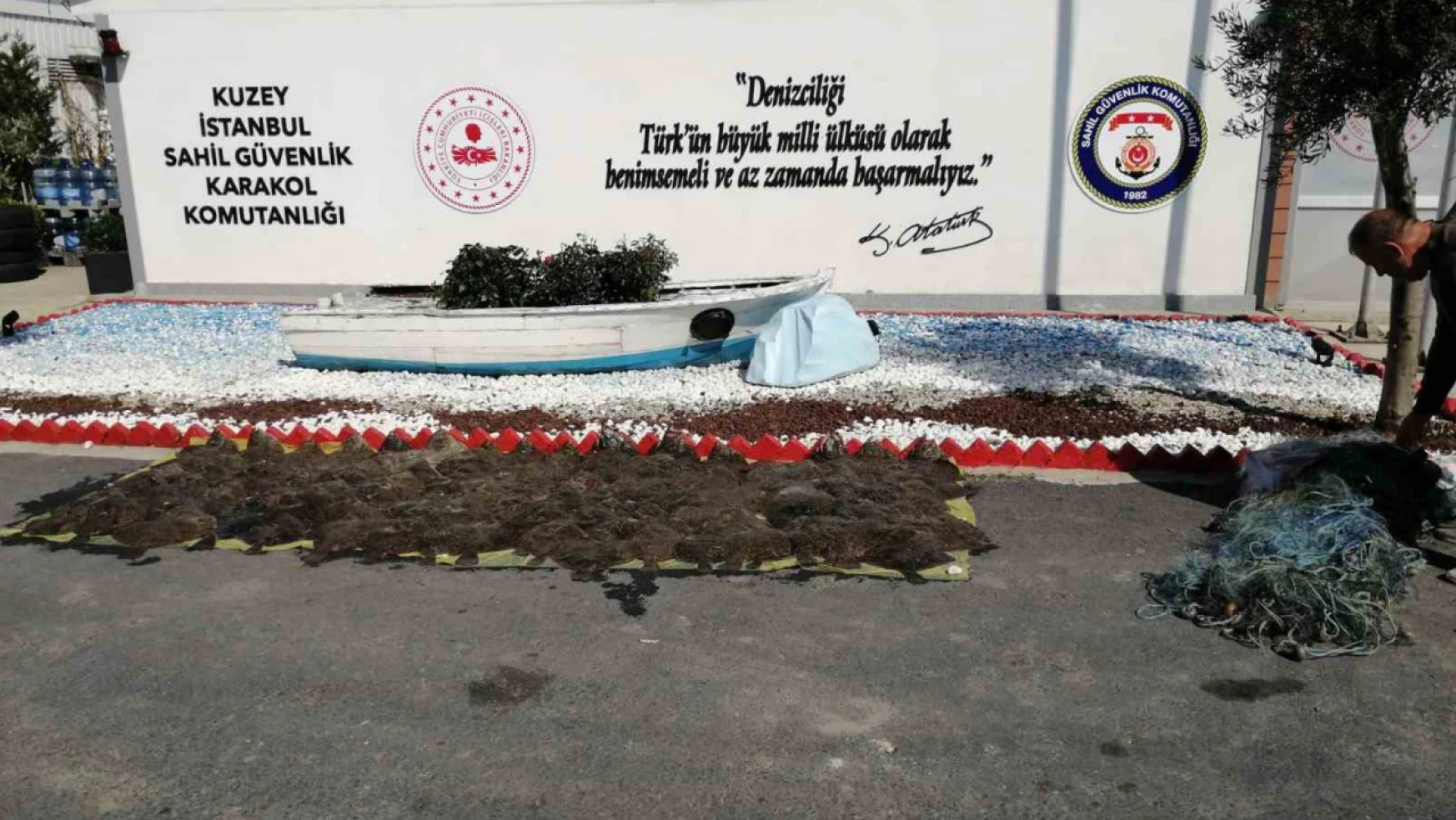 İstanbul yasadışı avlanan yarım ton kalkan balığı ele geçirildi