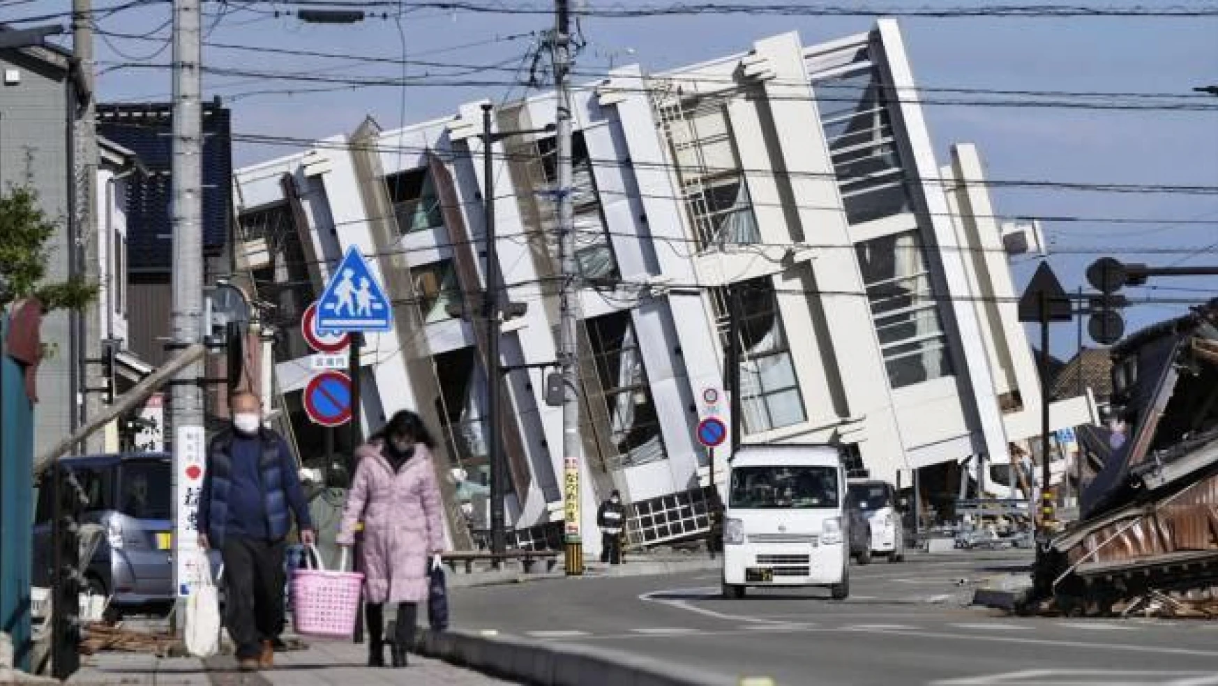 Japonya'daki 7.6 büyüklüğündeki depremde can kaybı 221'e yükseldi