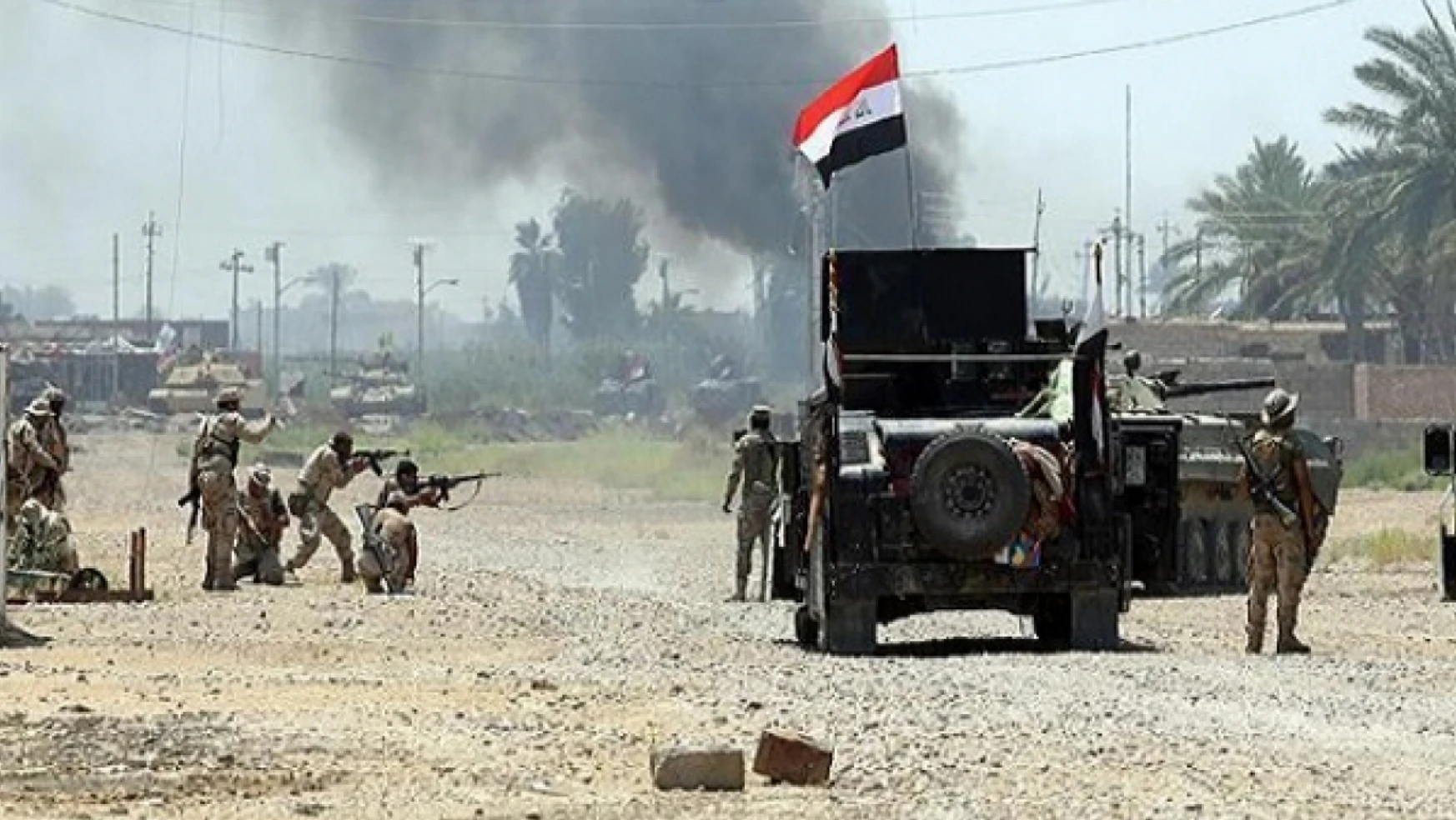 Kerkük'te Irak ordusuna ait konvoy taşlandı: 4 yaralı