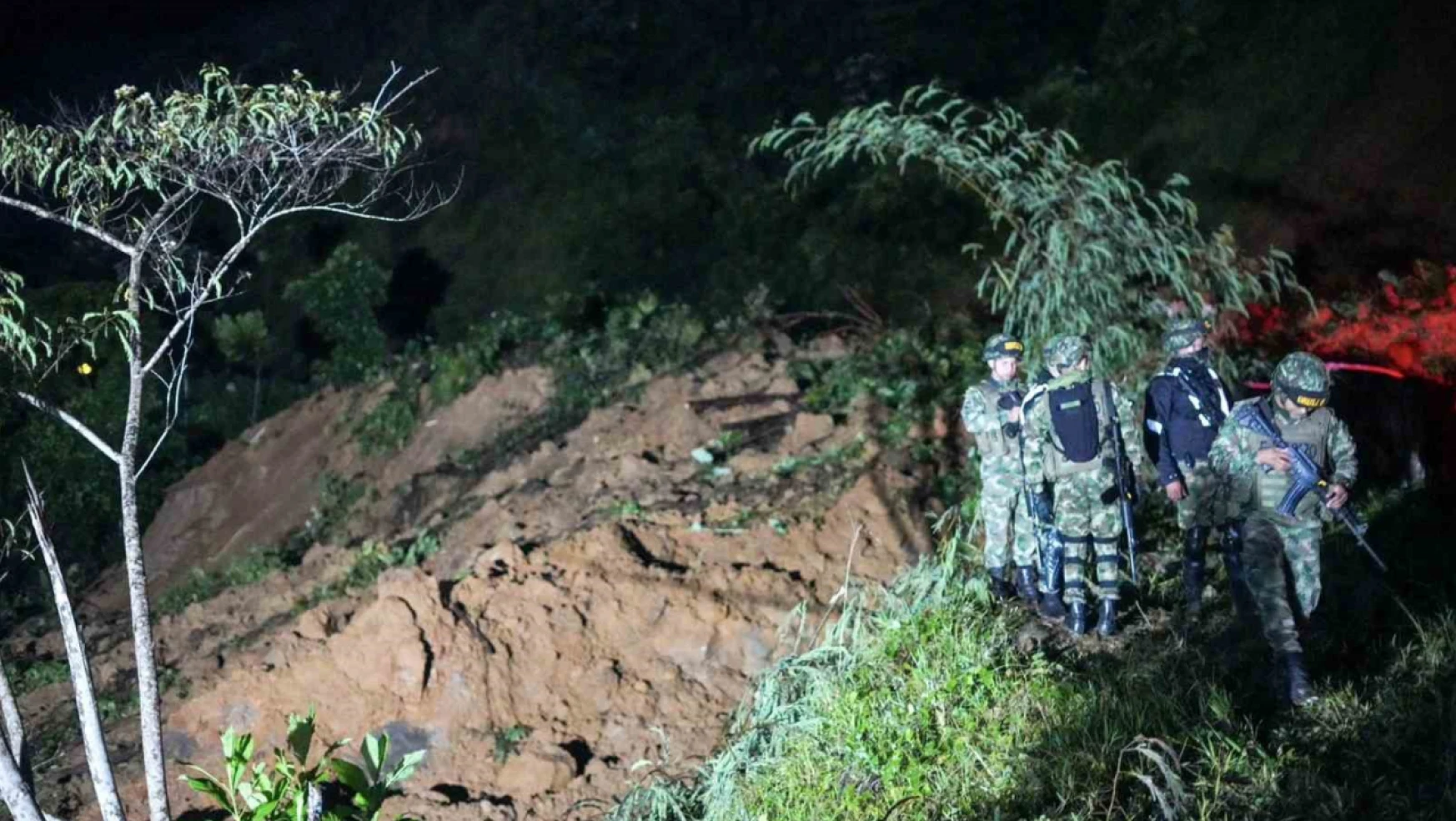 Kolombiya'daki toprak kaymasında can kaybı 33'e yükseldi
