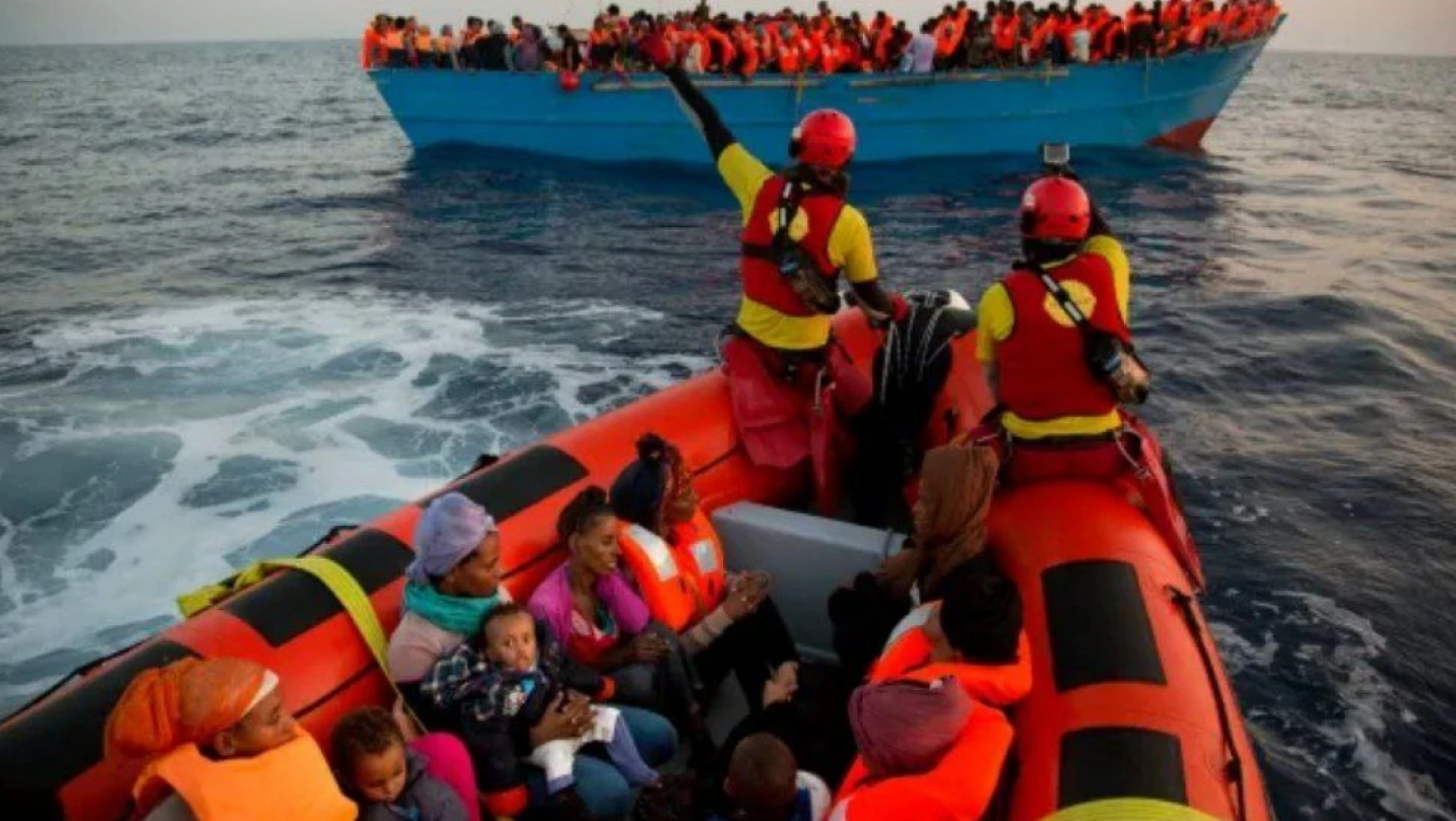 Orta Akdeniz'den AB'ye Düzensiz Göçmen Geçişleri 2023'te İki Katından Fazla Arttı!