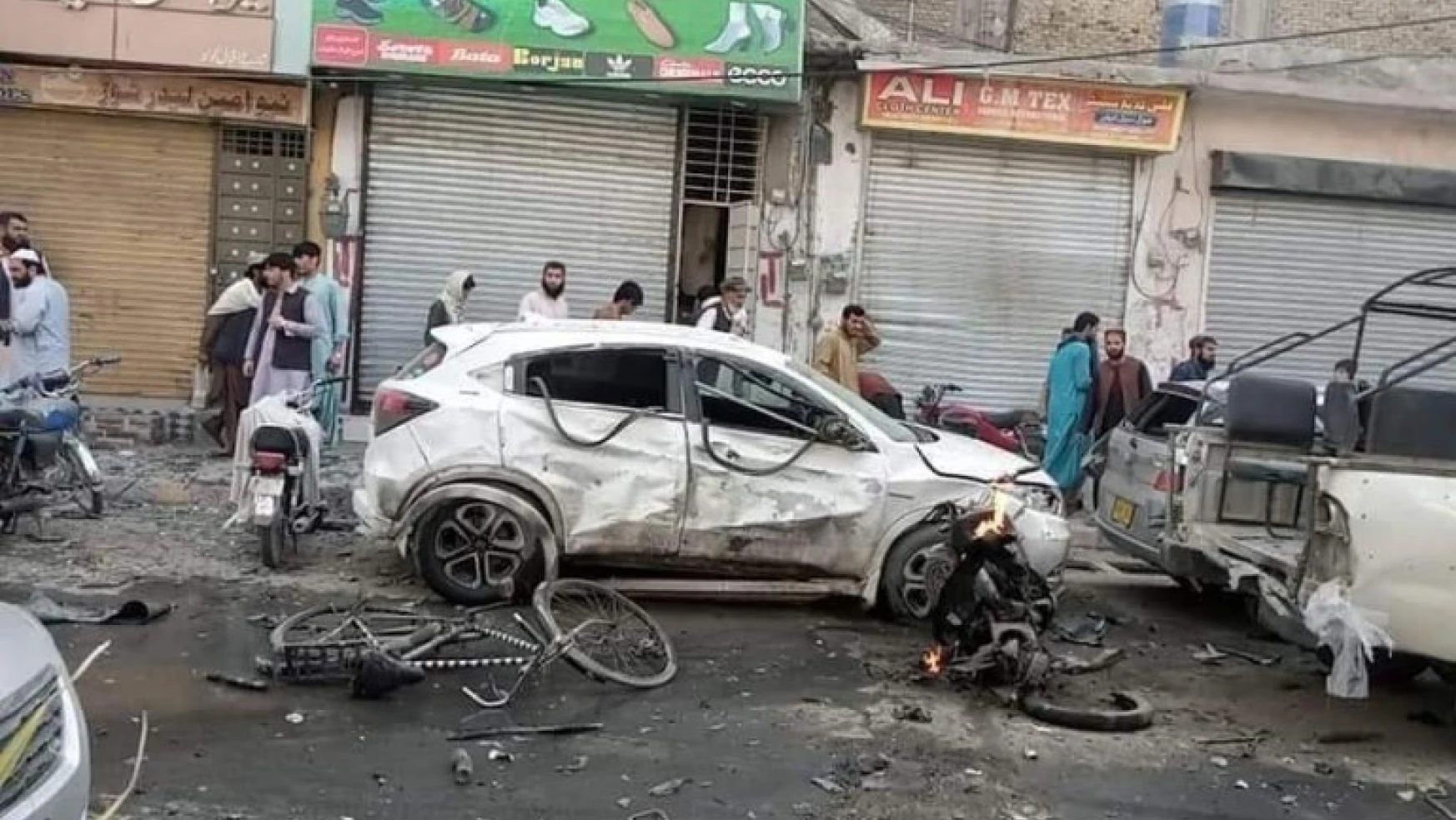 Pakistan'da pazarda patlama