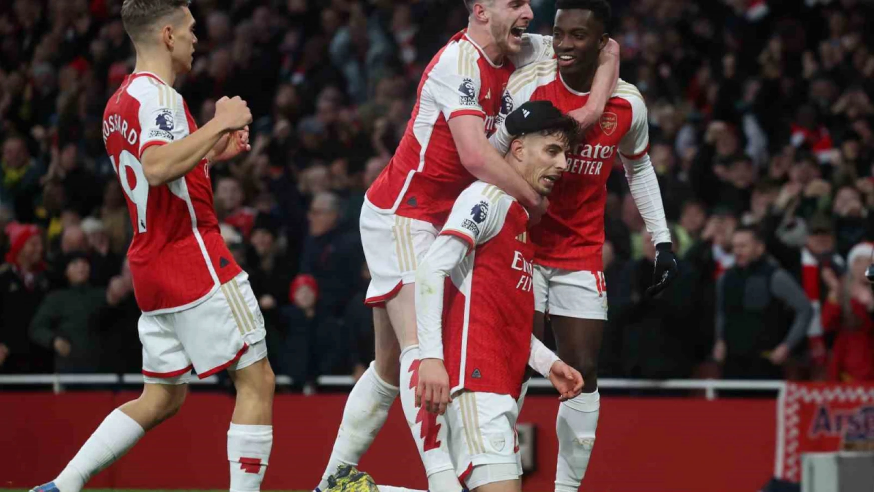 Premier Lig'de Arsenal, yeniden liderliğe yükseldi