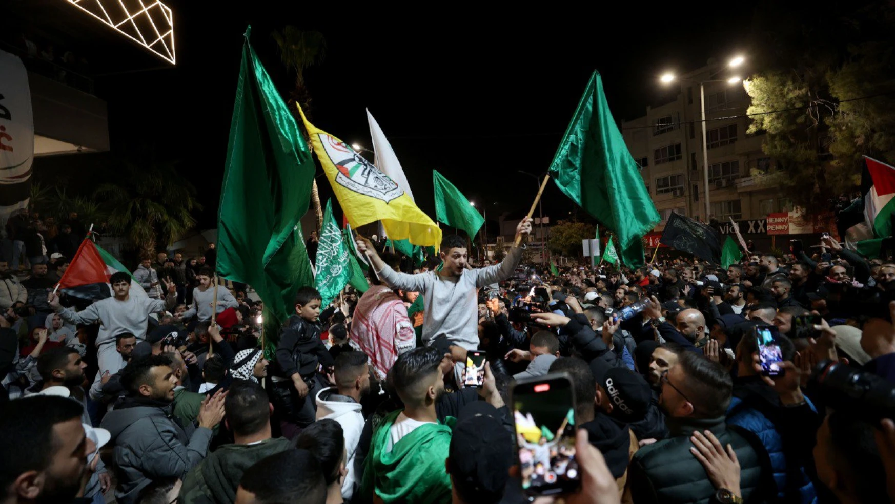 Reuters:  Hamas her biri 45 gün sürecek 3 aşamalı esir takası ve ateşkes önerdi