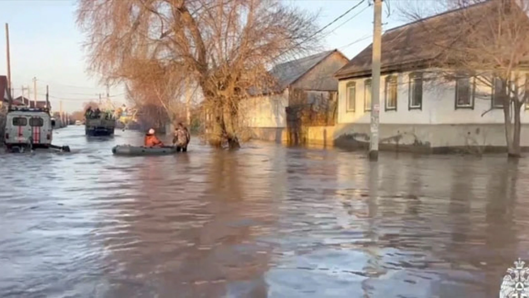 Rusya'yı sel vurdu: 10 bin ev sular altında kaldı