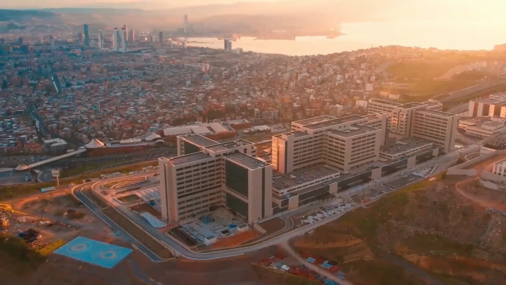 İzmir Şehir Hastanesine hasta kabulü için gün sayıyoruz