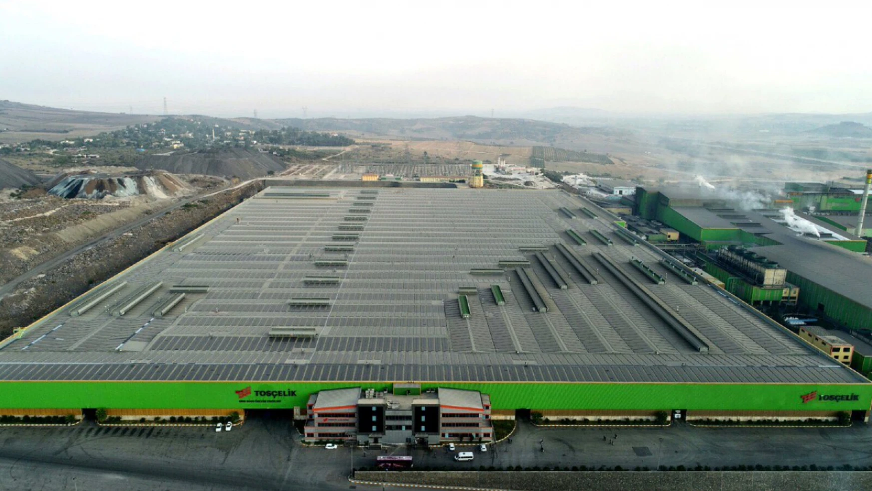 TOSYALI Holding, Dünyanın En Büyük Çatı Üzeri Güneş Enerji Santrali ile Yeşil Üretime Öncülük Ediyor