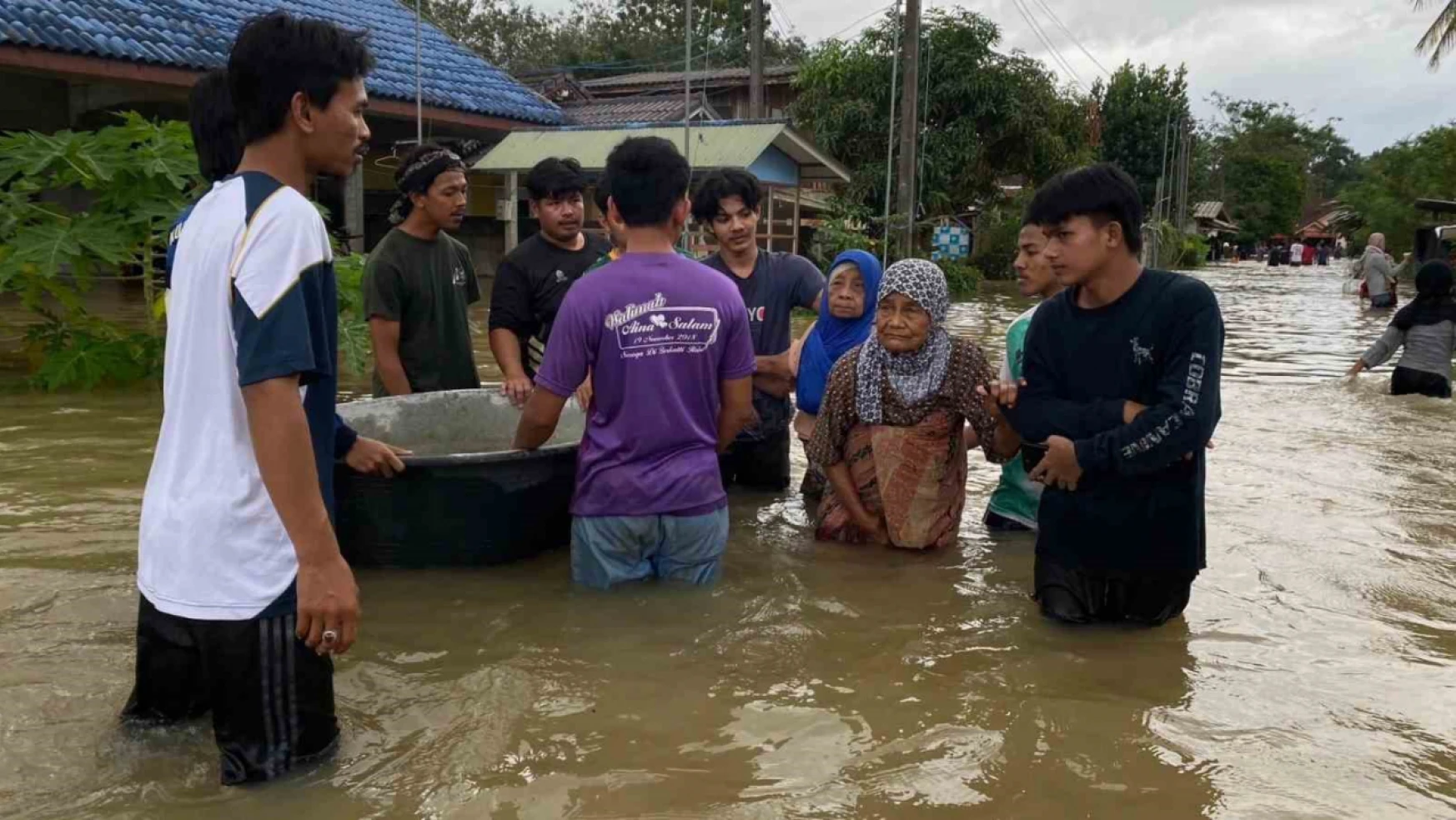 Tayland'ın güneyinde sel felaketi: 20 bin ev selden etkilendi