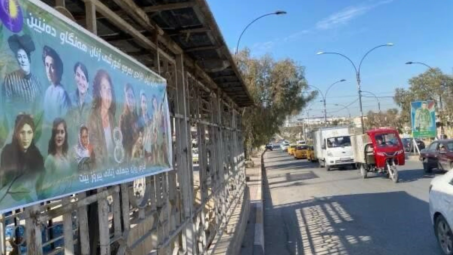 Terör örgütü PKK, Kerkük merkezine teröristlerin bulunduğu pankart astı