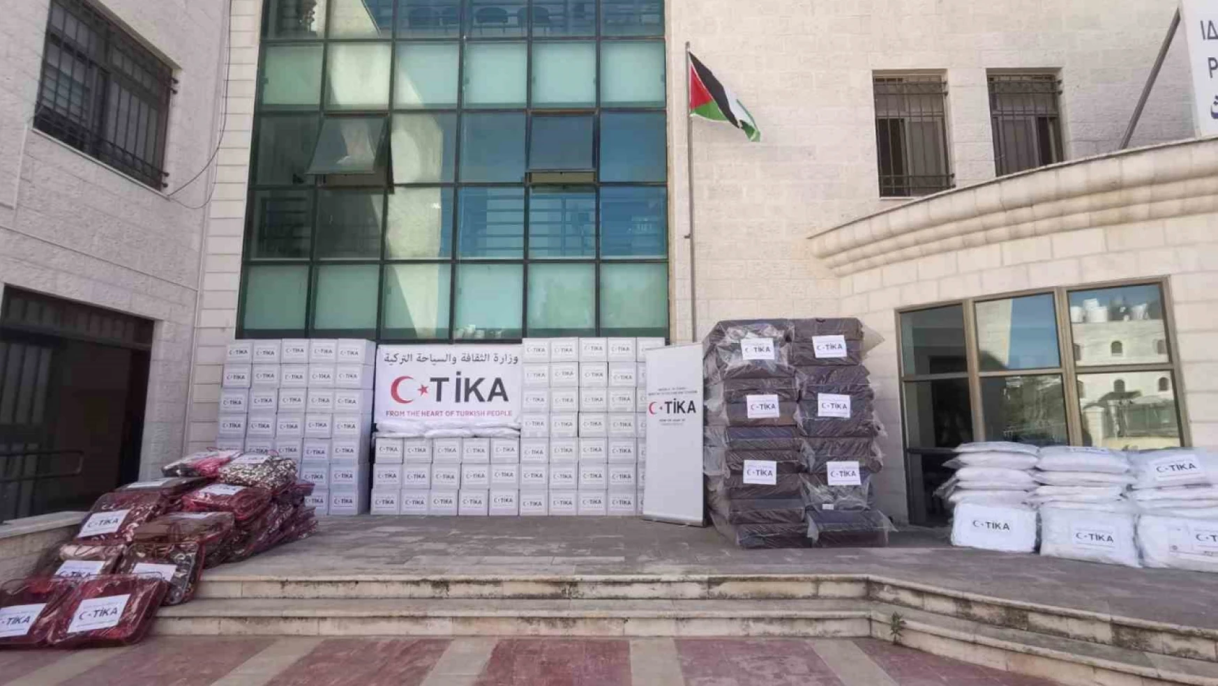 TİKA'dan Gazzeli işçilere acil barınma desteği