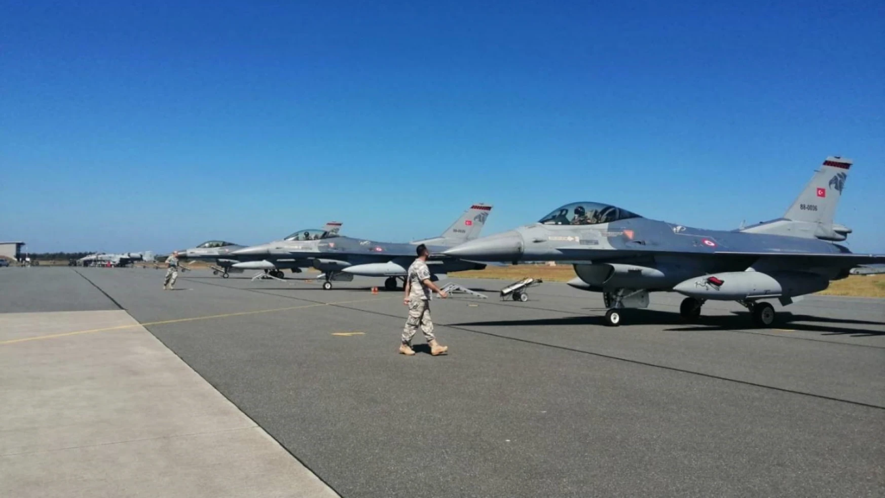 Türk F-16'ları NATO tatbikatı için Almanya'da