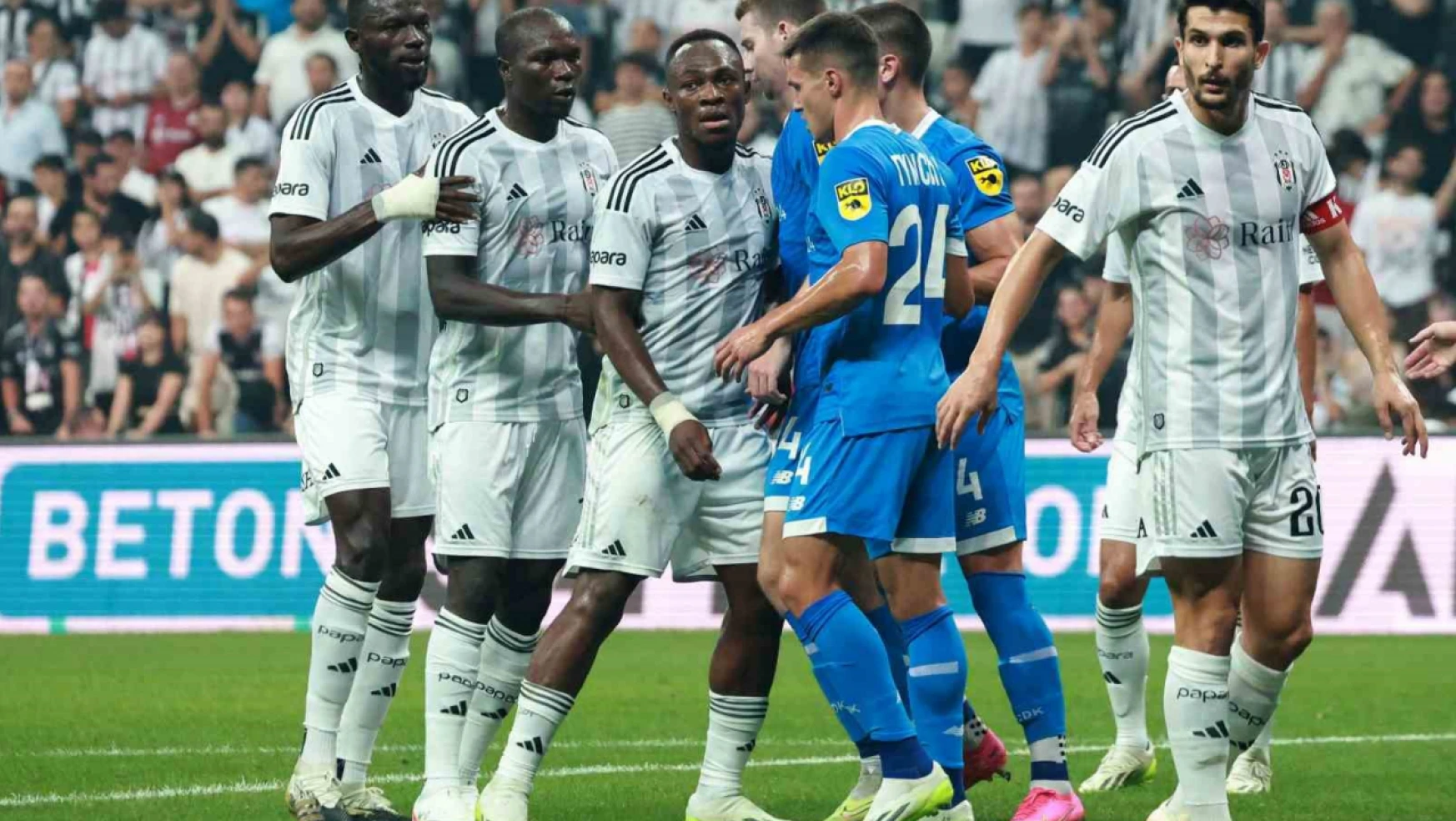 UEFA Avrupa Konferans Ligi: Beşiktaş: 0 - Dinamo Kiev: 0 (İlk yarı)