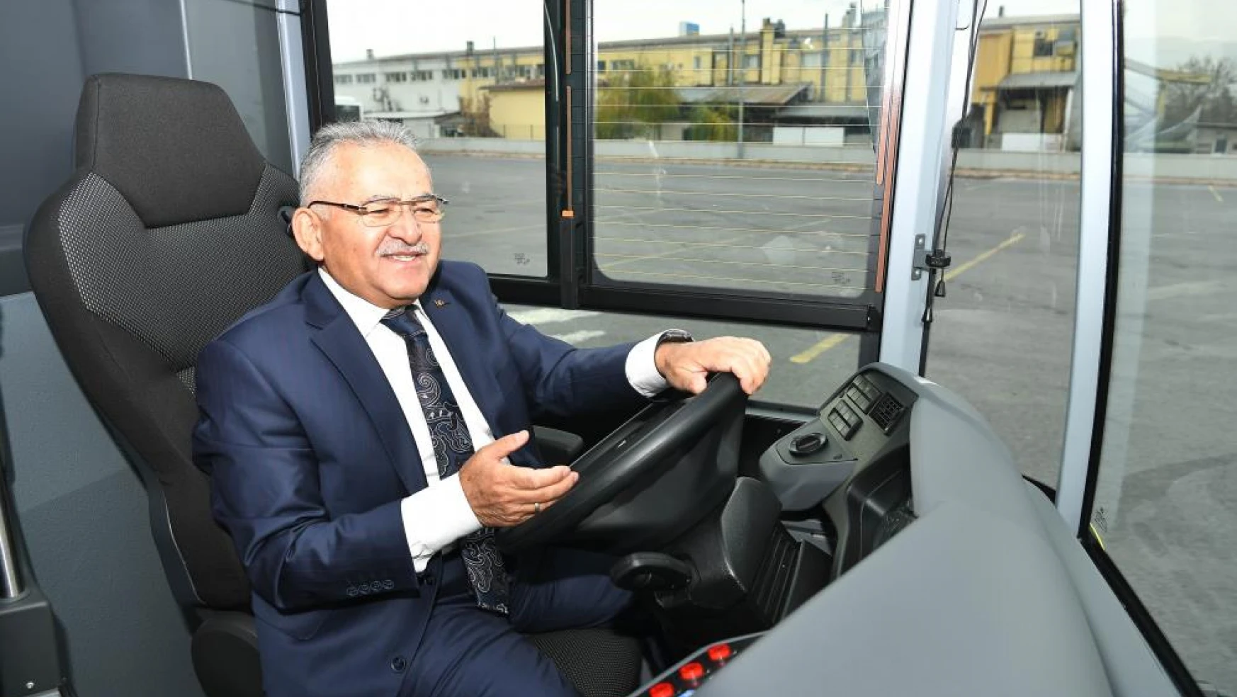Yeni otobüslerin ilk testini Başkan Büyükkılıç yaptı