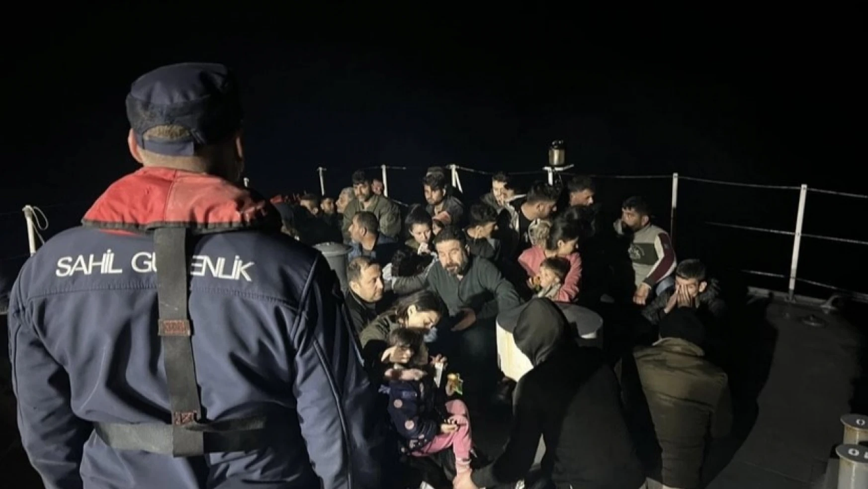 Yunan unsurlarınca ölüme terk edilen 38 kaçak göçmen kurtarıldı