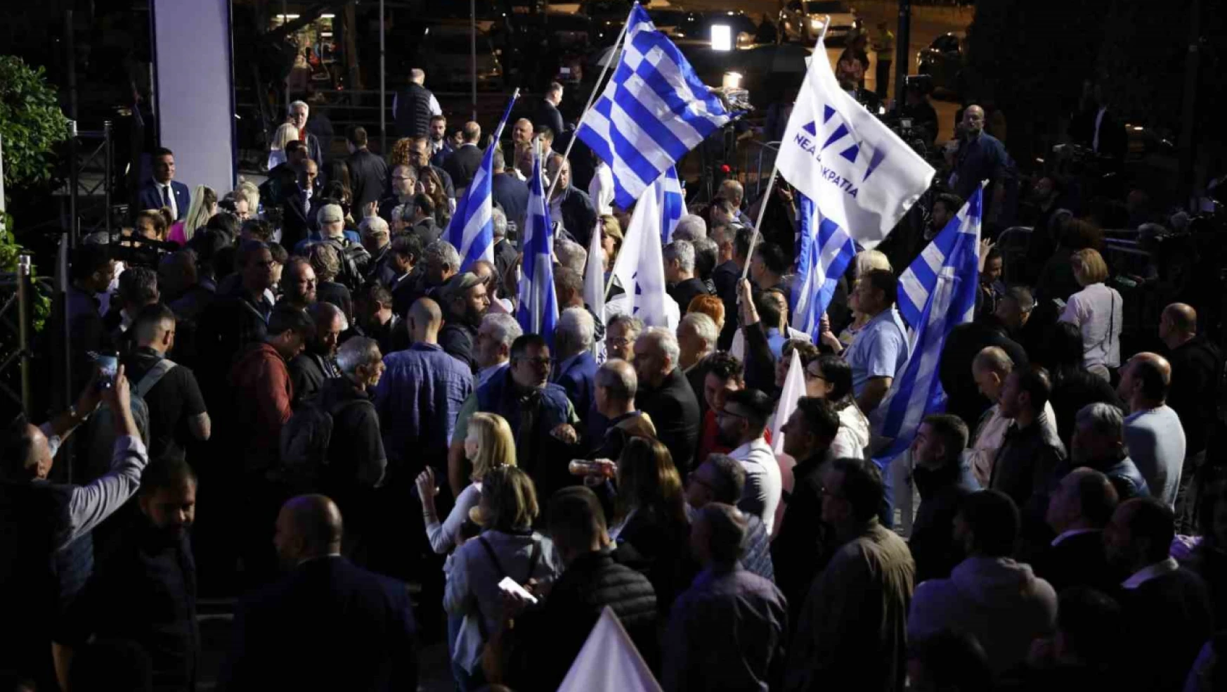 Yunanistan'da resmi olmayan sonuçlara göre seçimin galibi Miçotakis'in partisi oldu