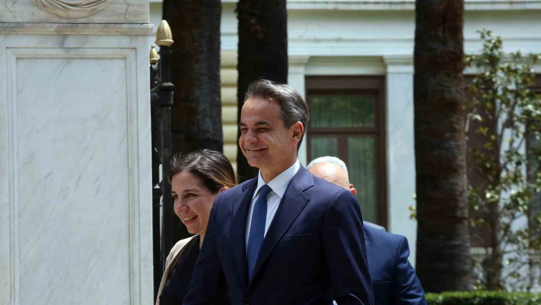 Yunanistan'da seçimin galibi Miçotakis hükümeti kurma görevini iade etti