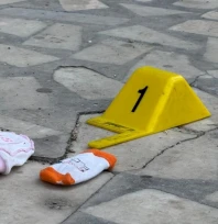 2 aylık bebeğini pencereden attı